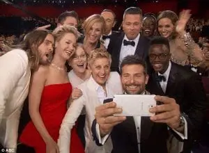 5 top tips for the perfect Christmas Selfie Sloan Dental