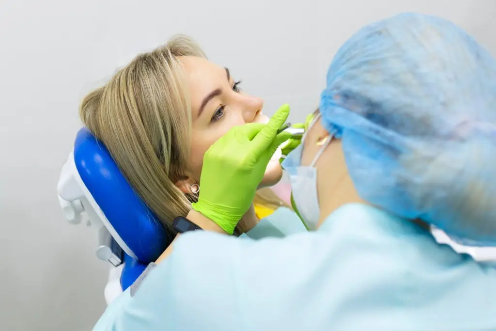 Key Tips for Choosing the Right Cosmetic Dentist Sloan Dental
